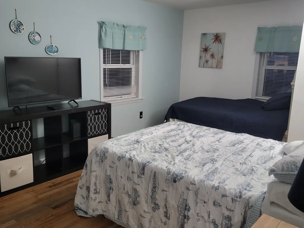Bedroom one- full and twin bed