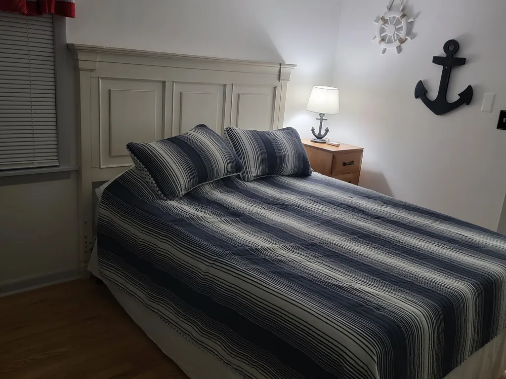 Bedroom two-Queen