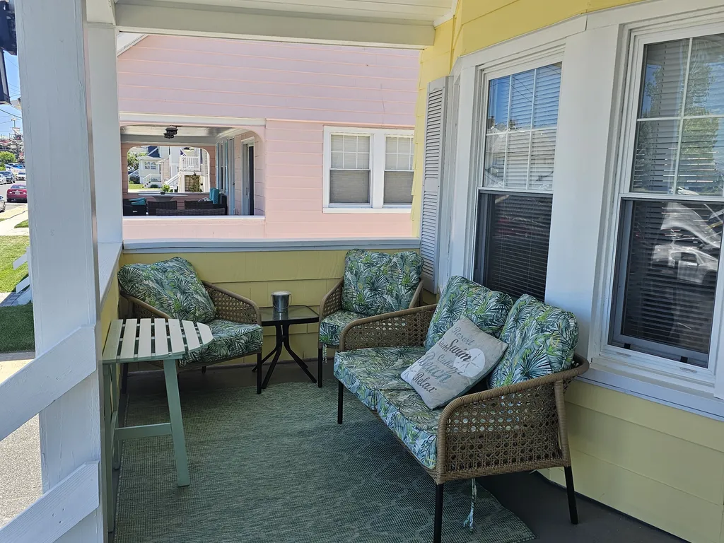 Front porch side 1