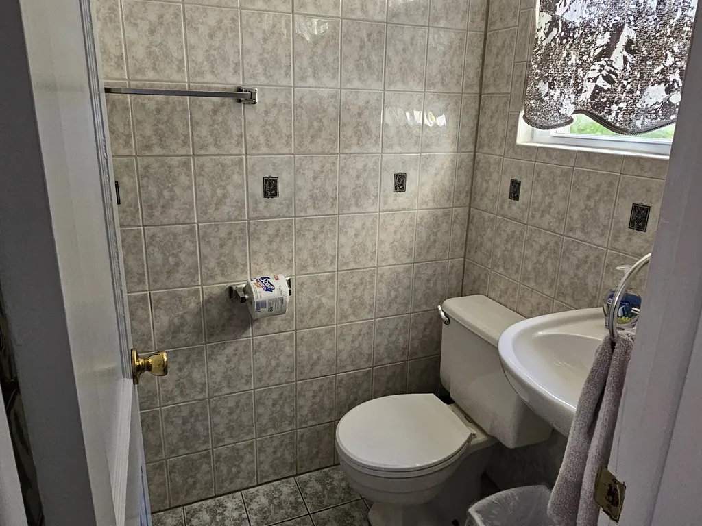 1st fl. bathroom 