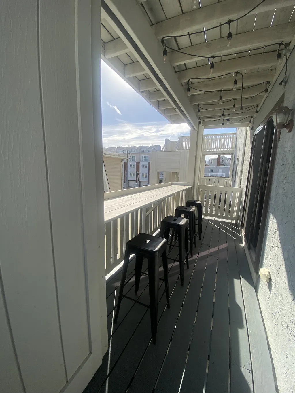 wrap-around balcony