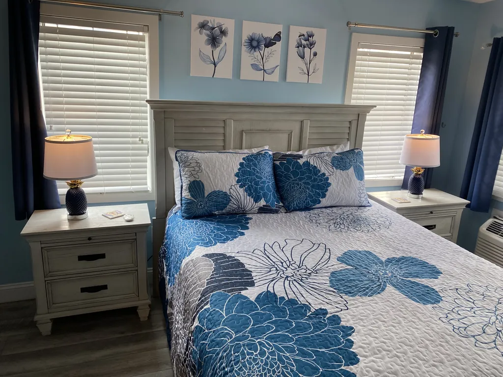 Queen size / Master Bed