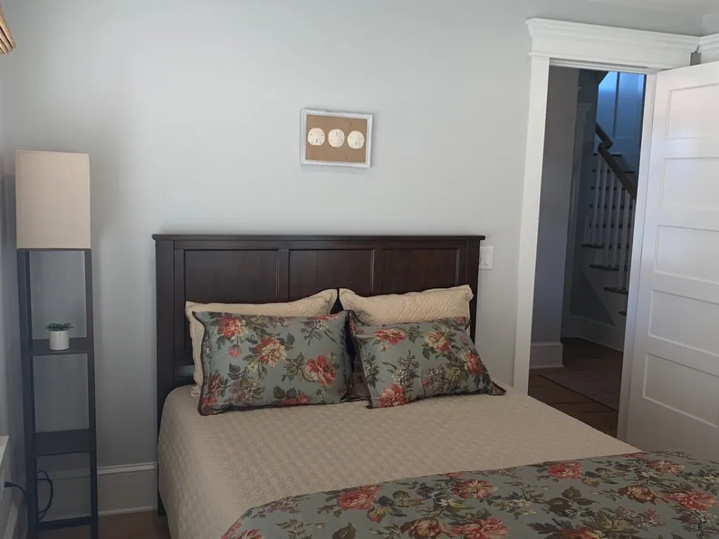 First floor Queen Bedroomc