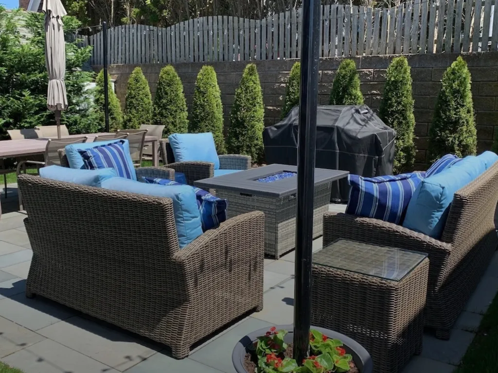 Private rear yard. Weber grill, Fire table.