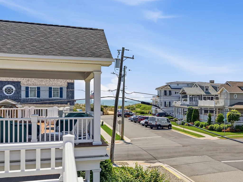 2nd Floor Front Deck Ocean Views