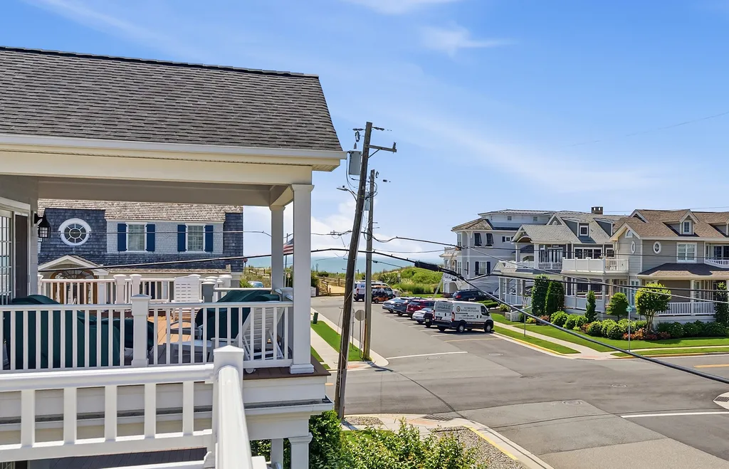 2nd Floor Front Deck Ocean Views