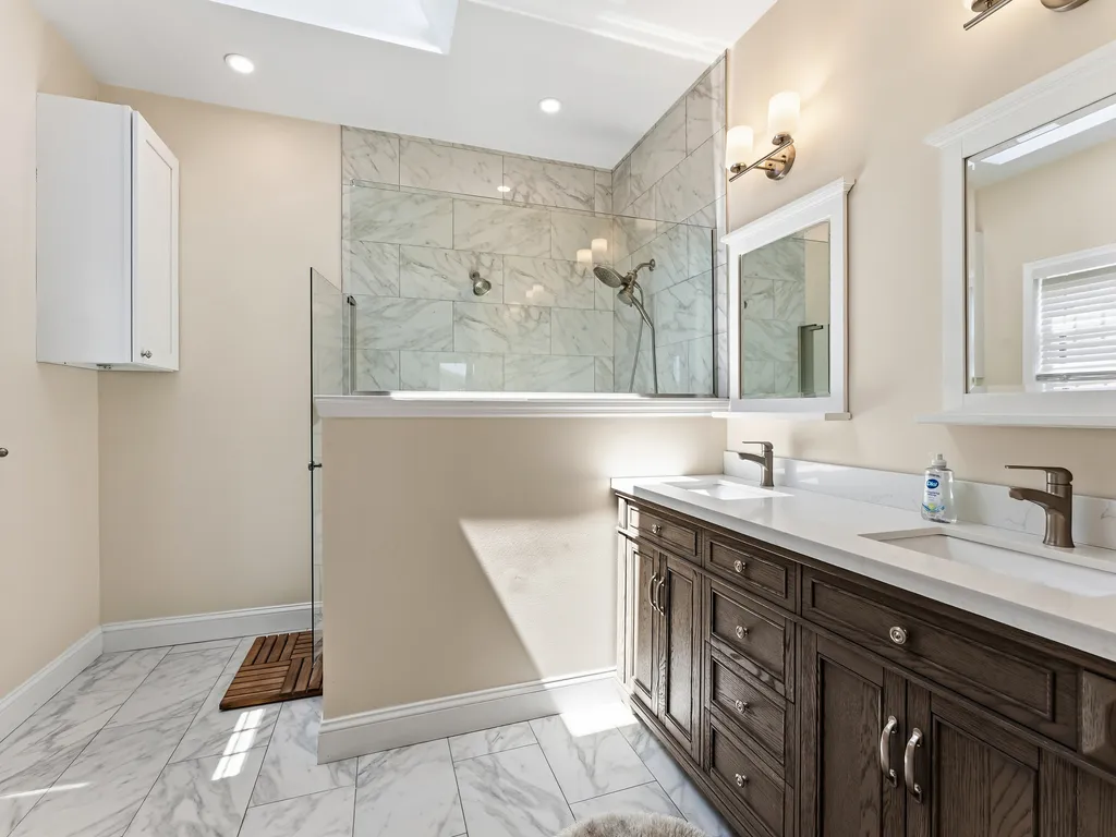 2nd Fl Master Bedroom Ensuite Shower &amp;amp; Bathroom