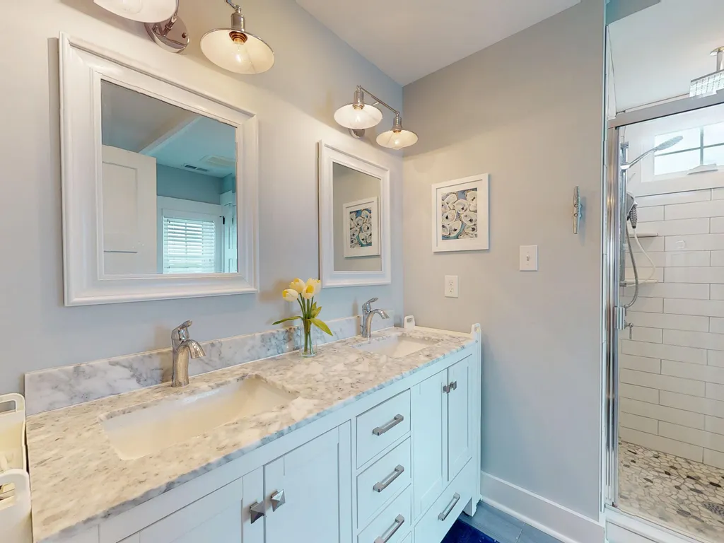 Master suite private ensuite bathroom