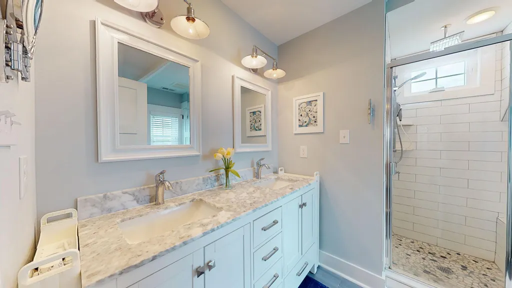 Master suite private ensuite bathroom
