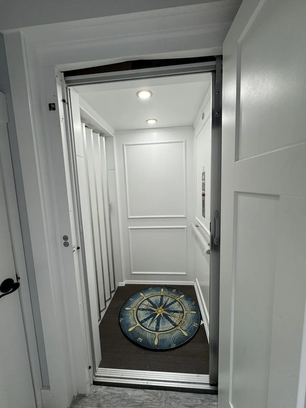 Elevator to all levels of house