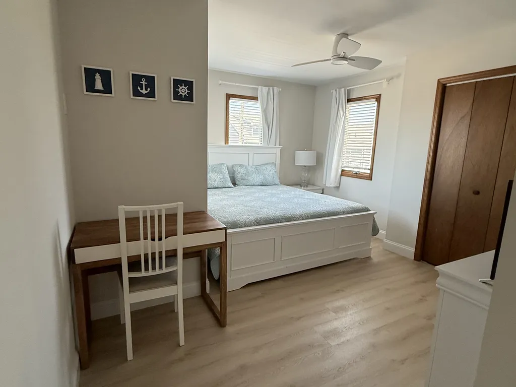 king bed upstairs