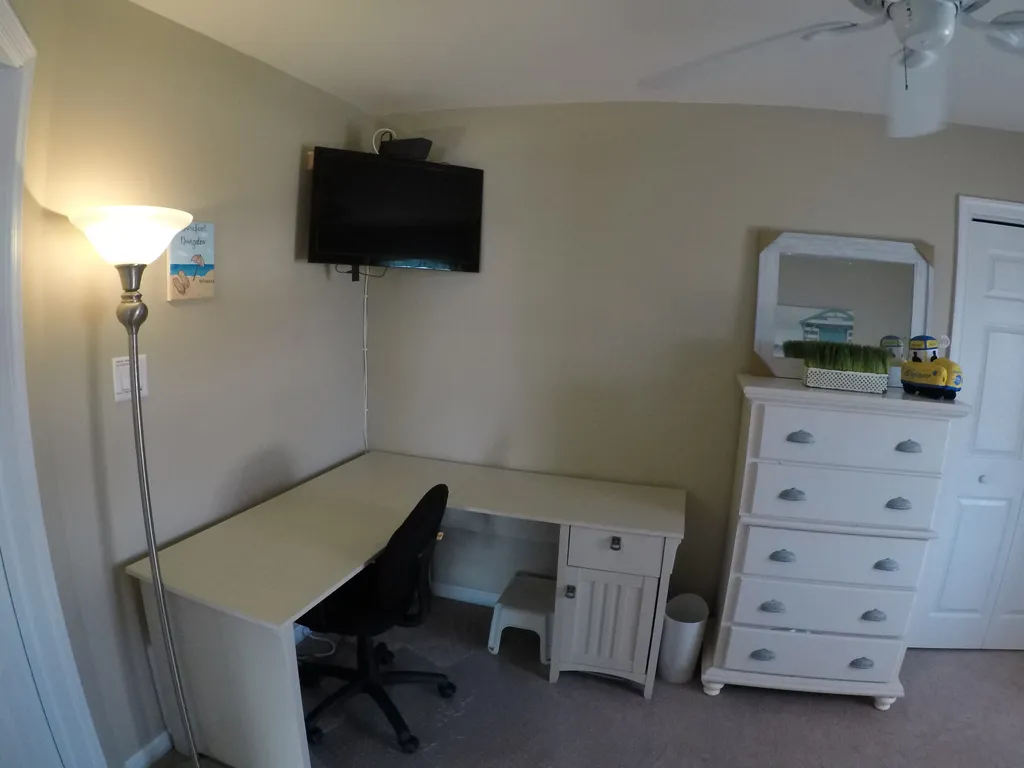 Desk/Vanity space