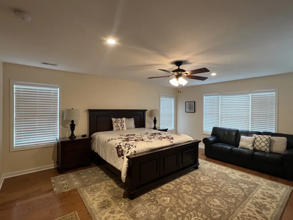 second floor master bed