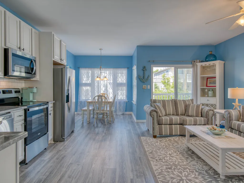 Kitchen &amp;amp; Living Room &amp;amp; Dining area
