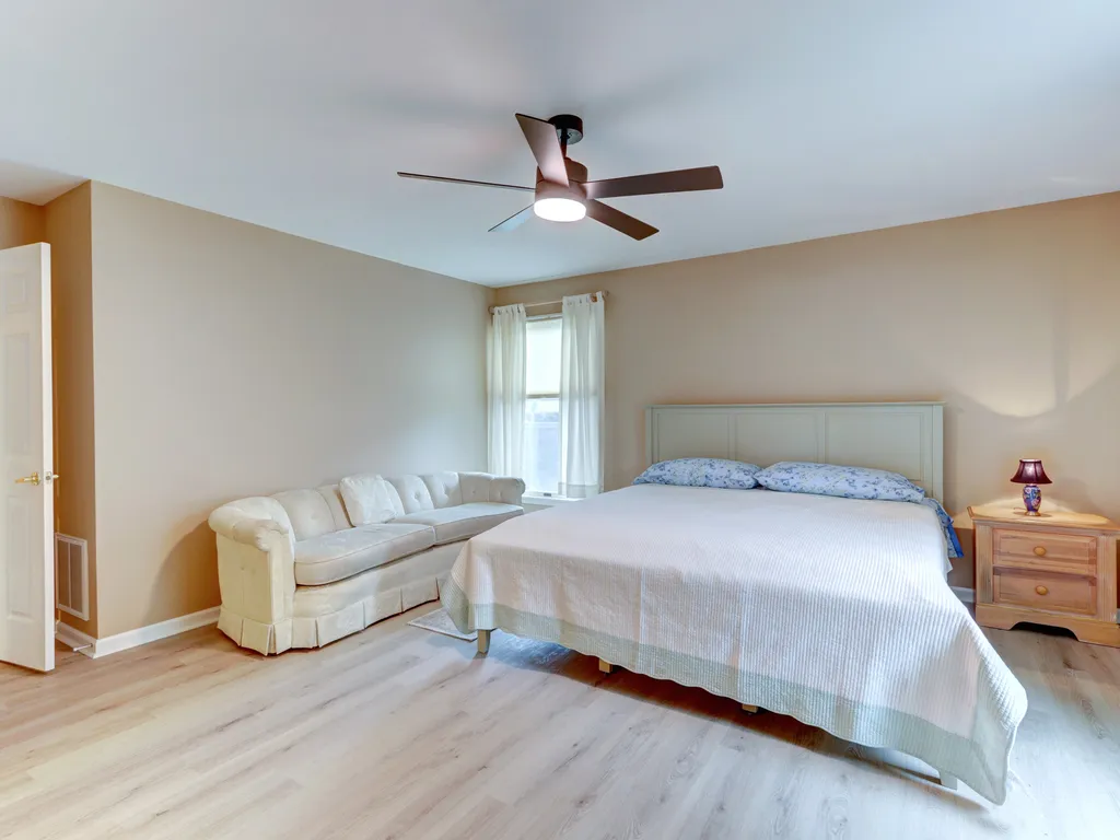 1st floor primary bedroom 