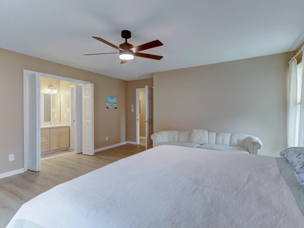 primary bedroom king bed