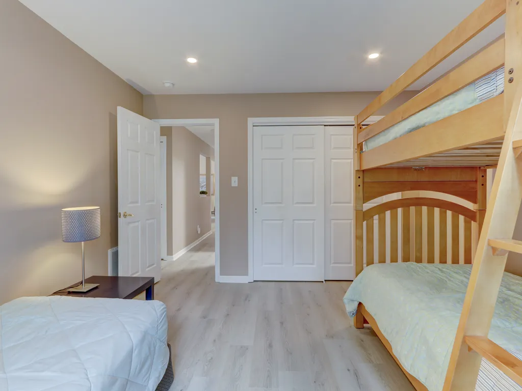 bunk beds &amp;amp; a twin