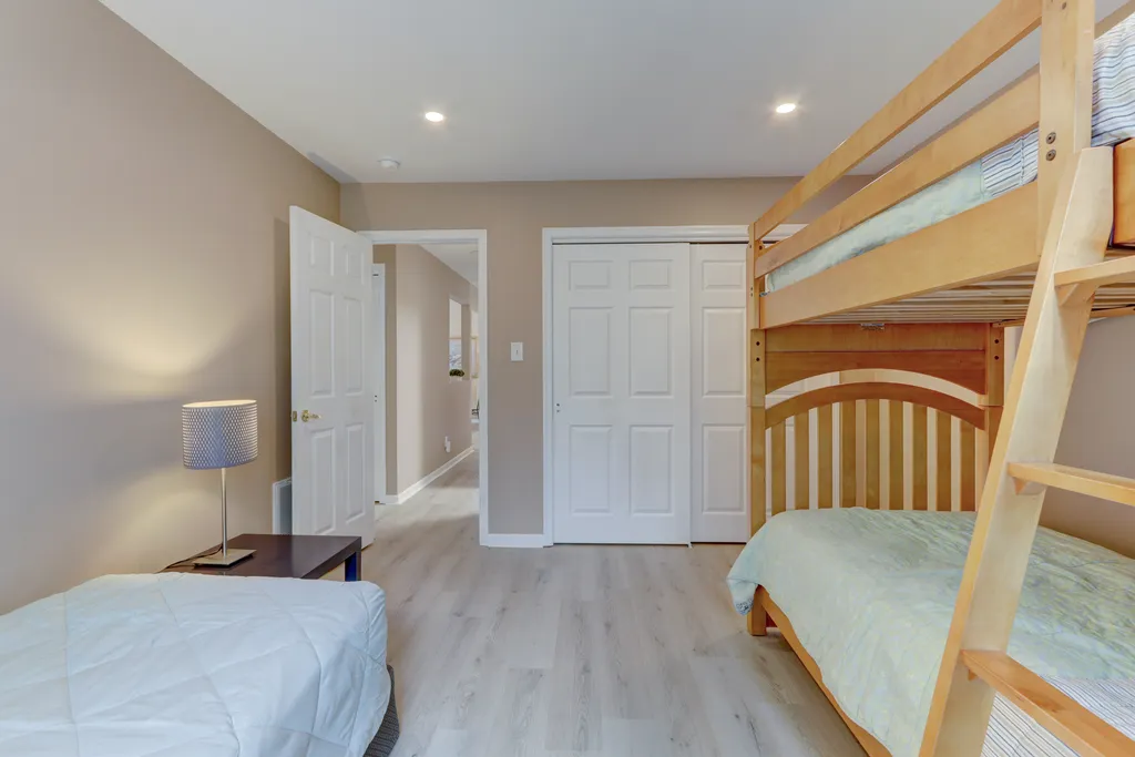 bunk beds &amp;amp; a twin