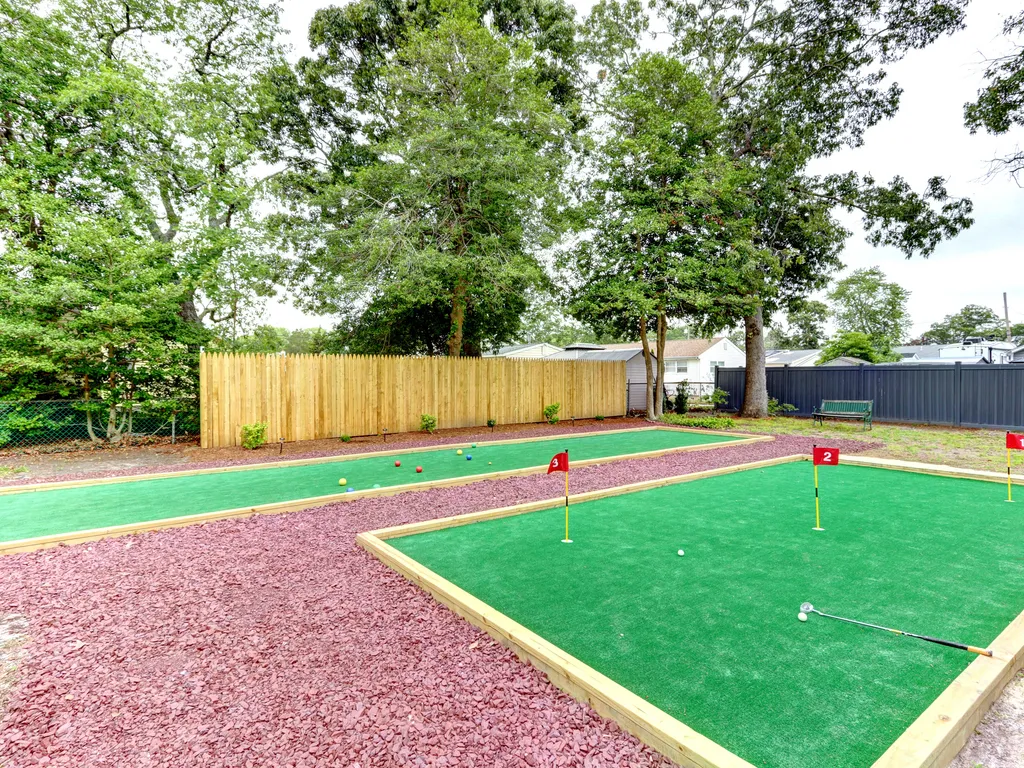 putting green &amp;amp; bocce court
