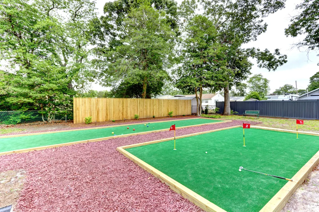 putting green &amp;amp; bocce court