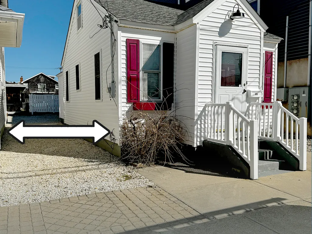 Shared driveway is 7ft wide. SUVs and wider pick ups will need to park on street.