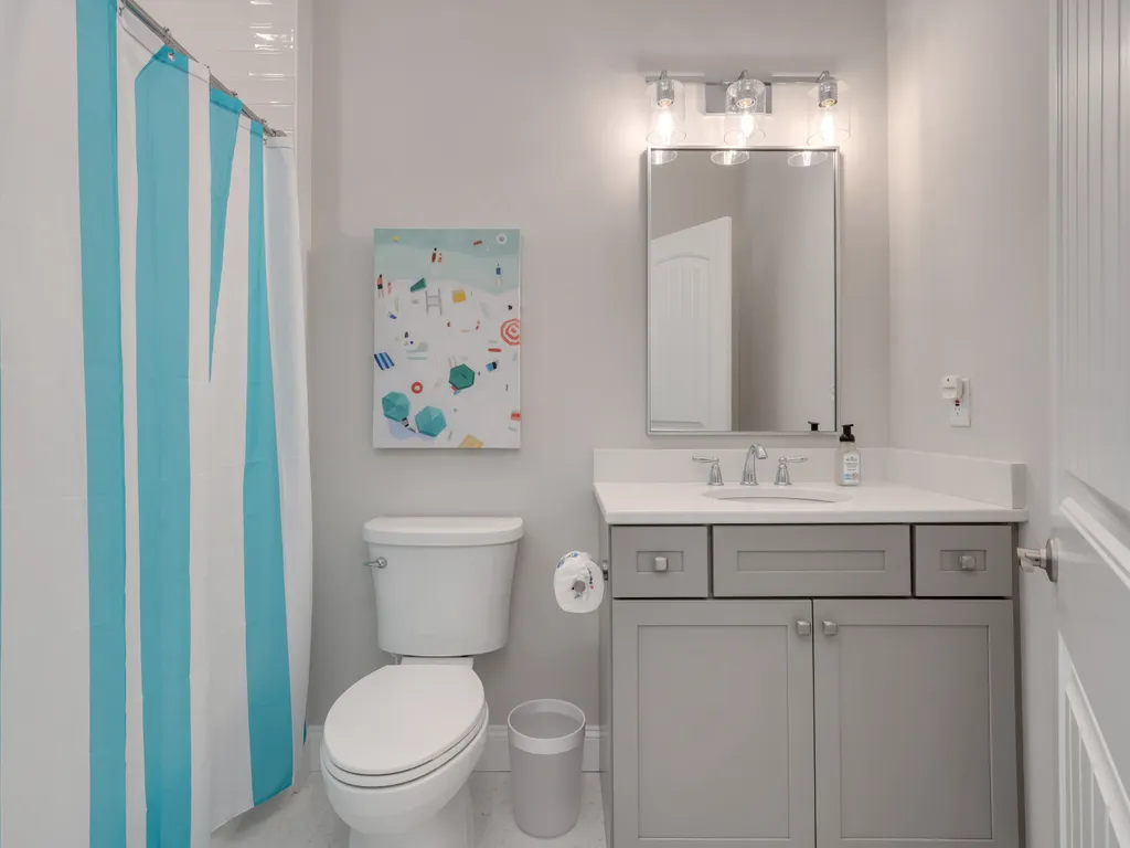 Full Bathroom