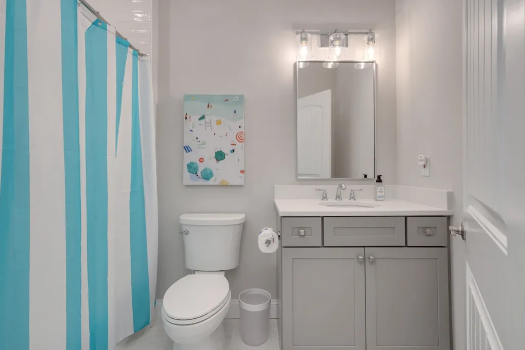 Full Bathroom