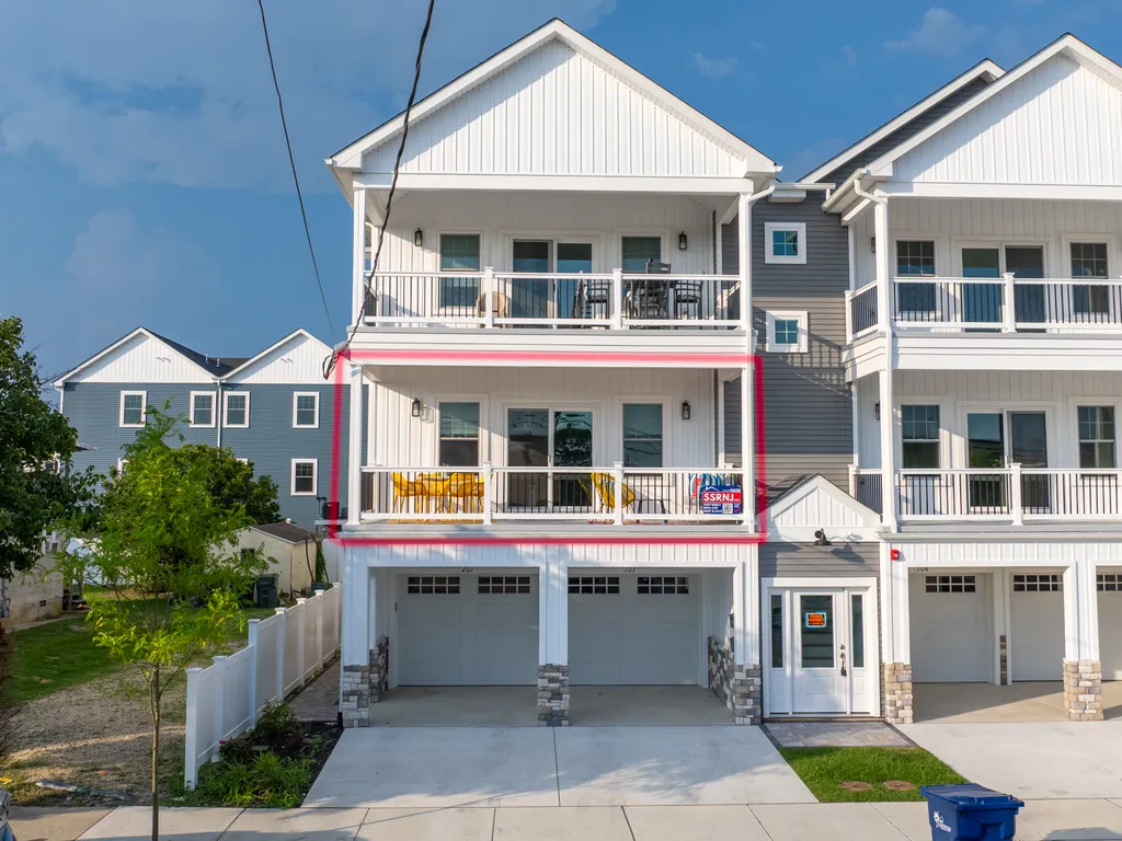 Exterior - First floor unit walk up