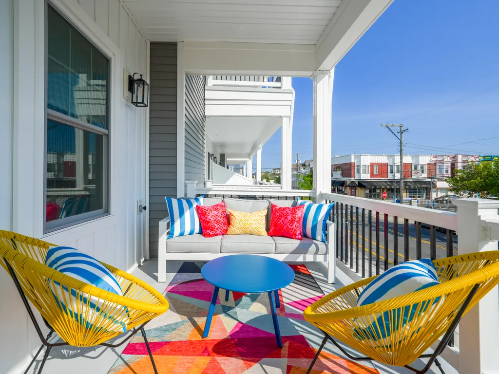 Room to Relax&amp;mdash;Outdoor Seating for 10