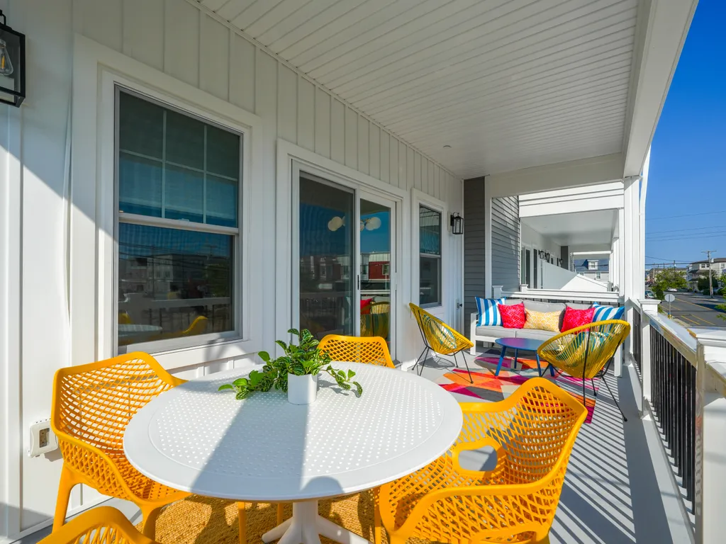 Room to Relax&amp;mdash;Outdoor Seating for 10