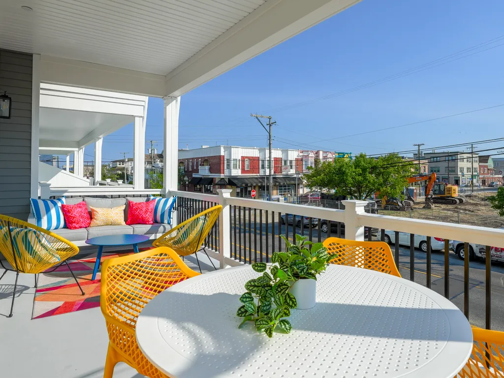 Room to Relax&amp;mdash;Outdoor Seating for 10