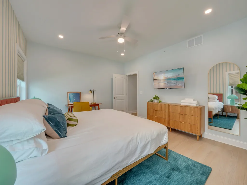 Master Bedroom - King Suite