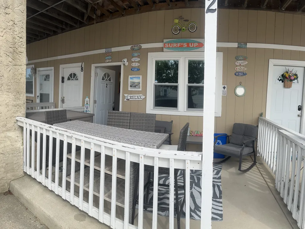 Front ground level porch