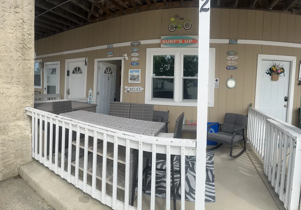 Front ground level porch