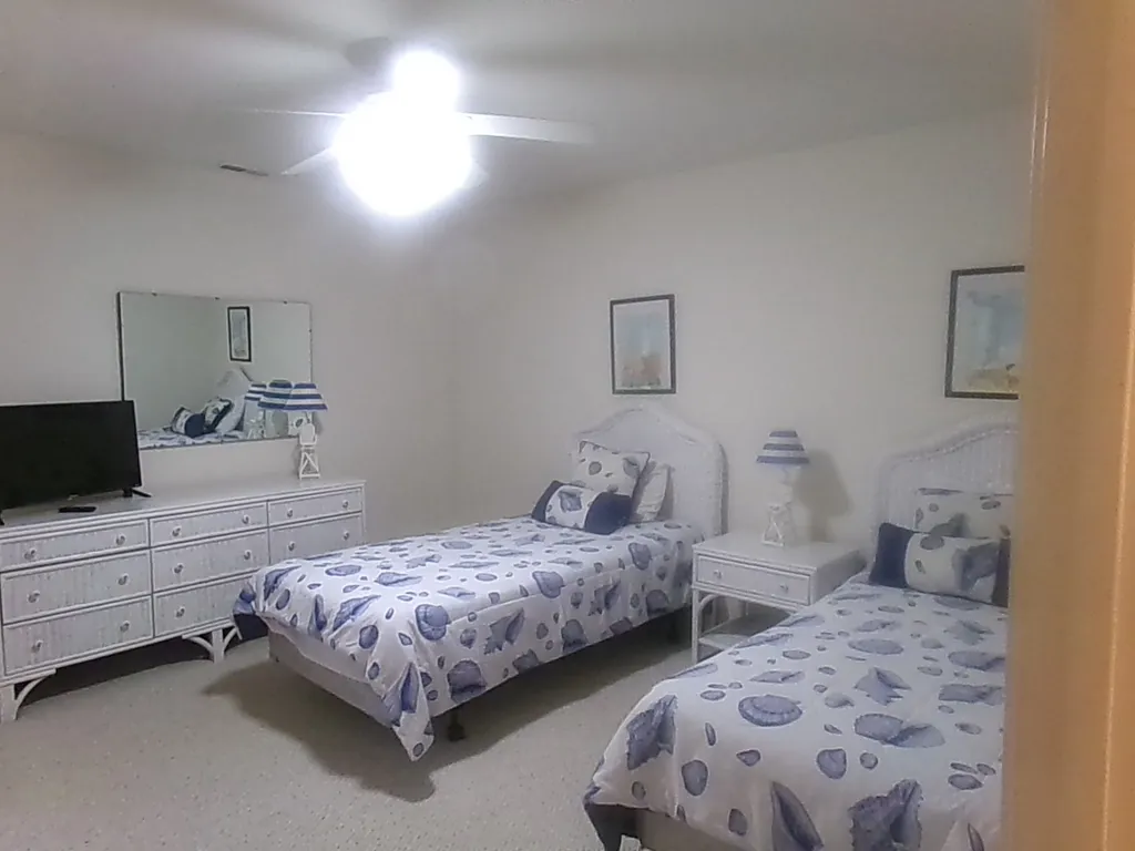 Twin Bed Bedroom