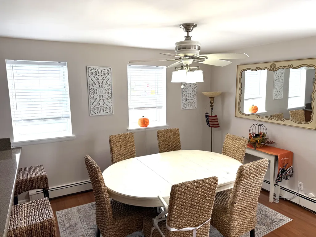 Dining room/kitchen