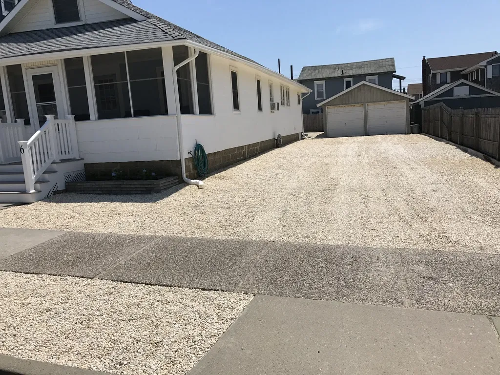 Full driveway - fit up to 4 cars