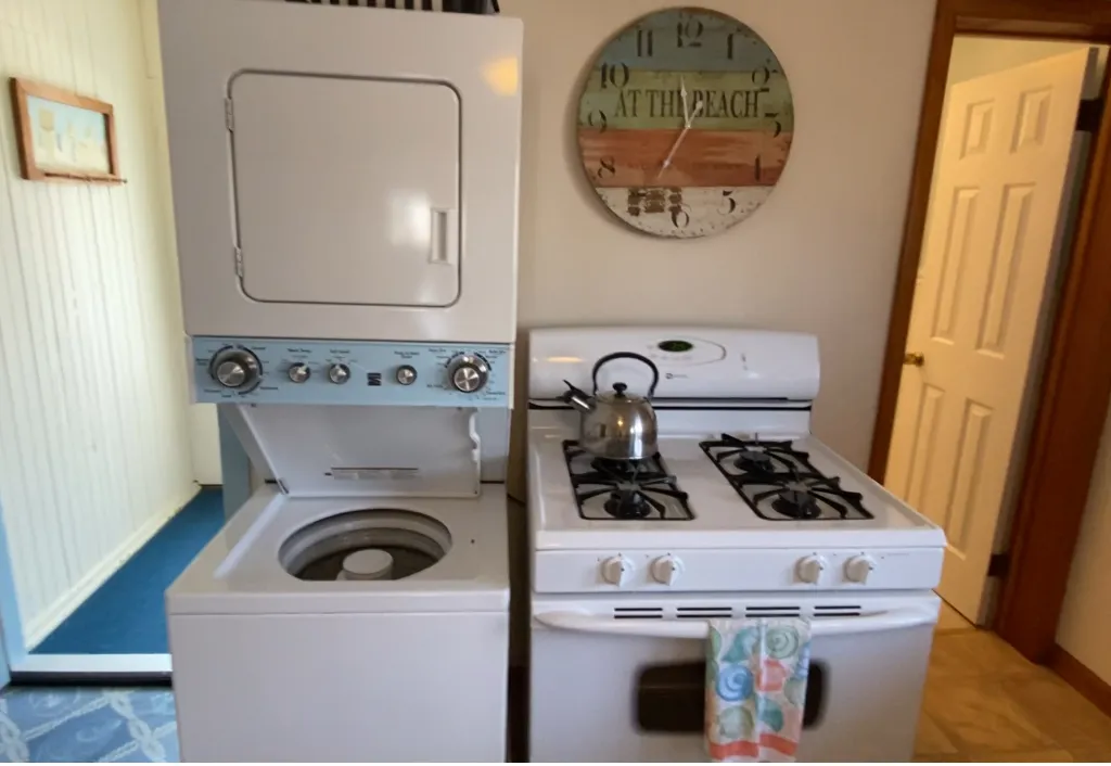 Washer/Dryer on site
