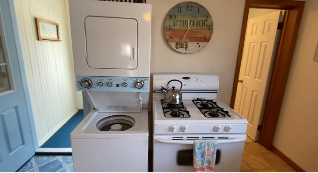 Washer/Dryer on site