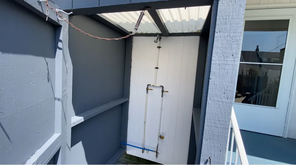 H/C outdoor shower with great water pressure