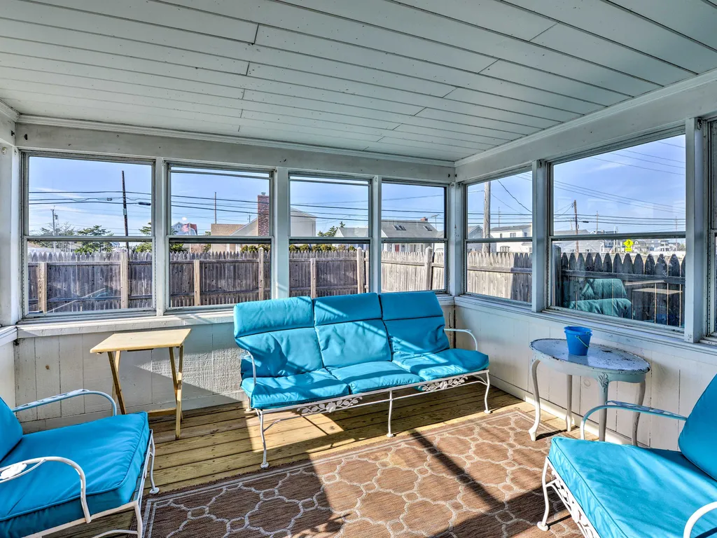 Screened In Porch