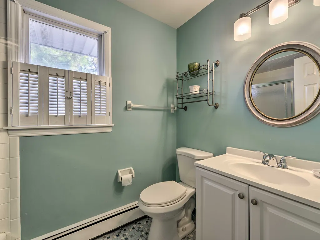 2nd Floor Full Bath