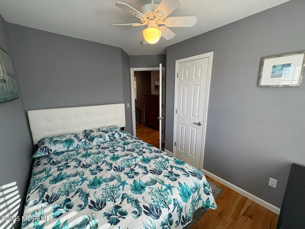 2nd Flr Bdrm-Queen