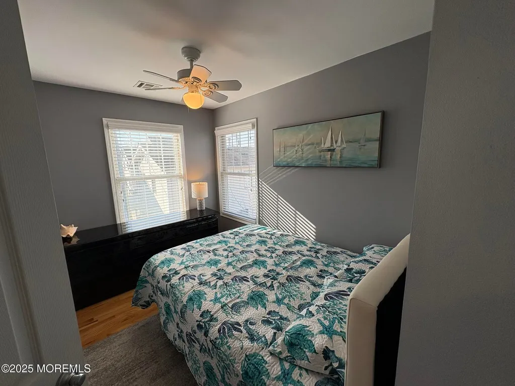 2nd Flr Bdrm-Queen