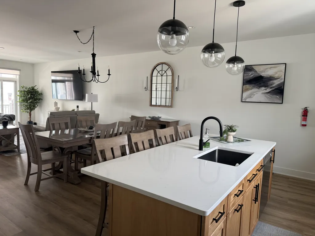 Kitchen &amp;amp; Dining Room