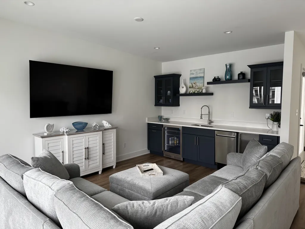 Family Room 3rd floor - Queen sleeper sofa