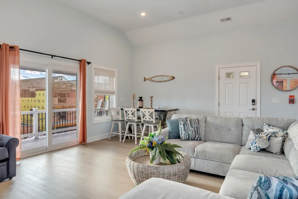 Huge Ceilings and Natural Light