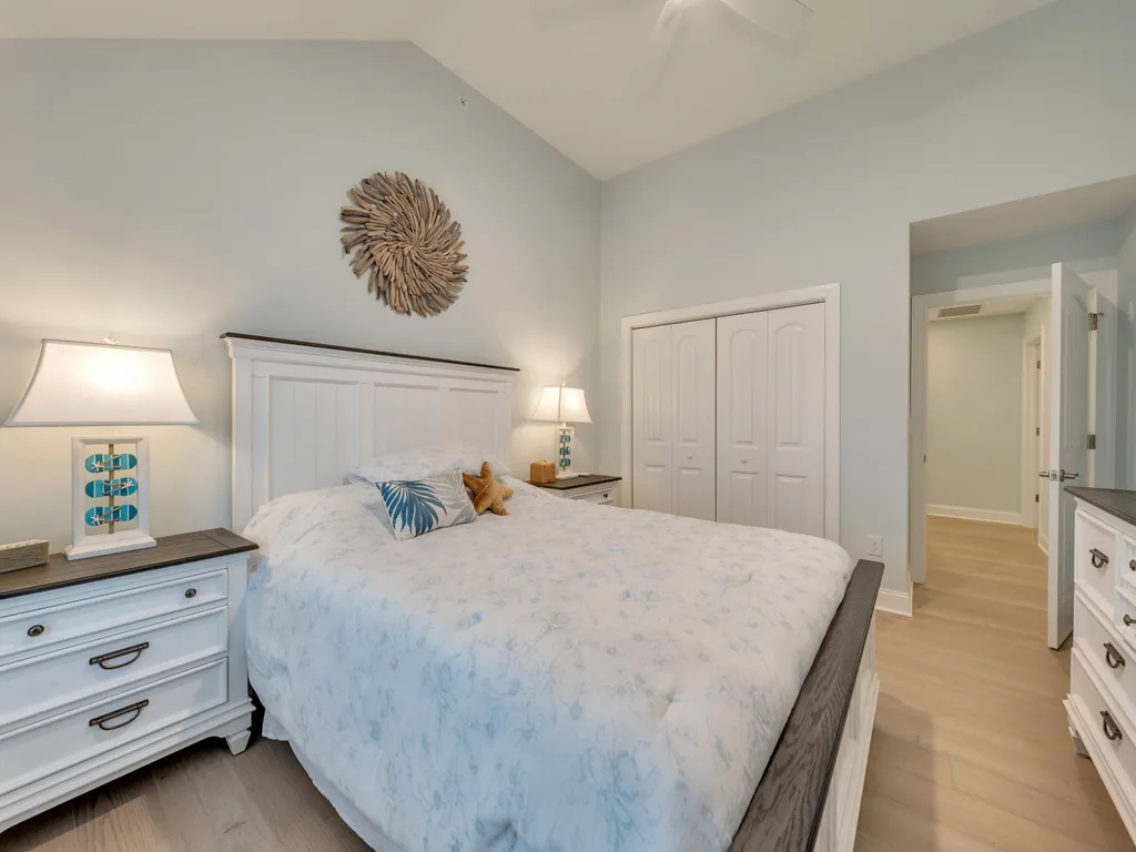 Queen Bedroom
