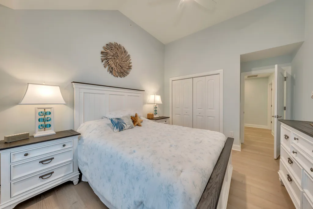 Queen Bedroom