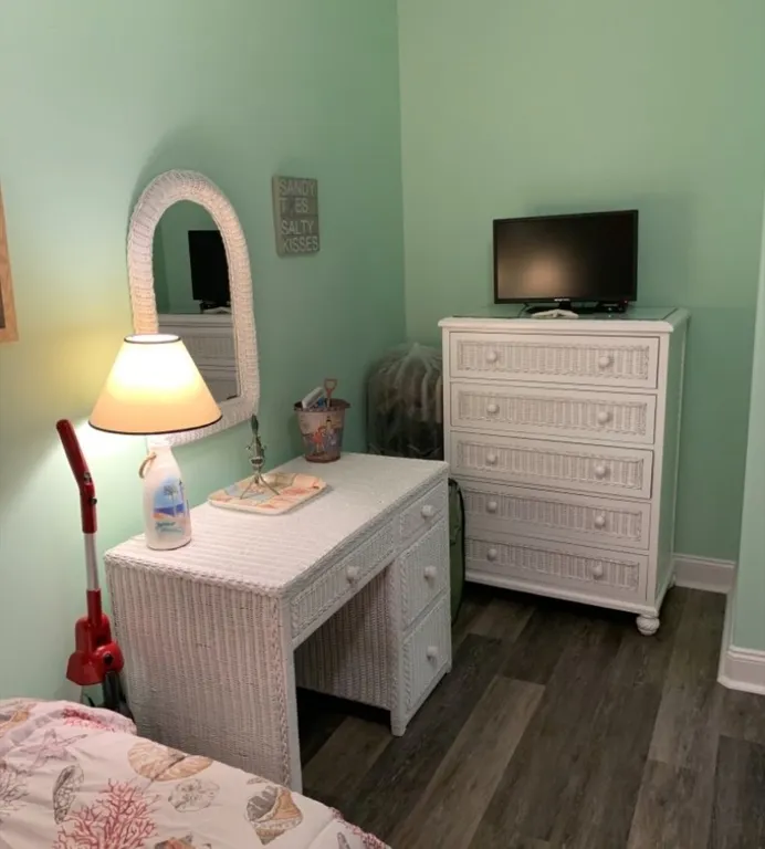 Twin Bedroom